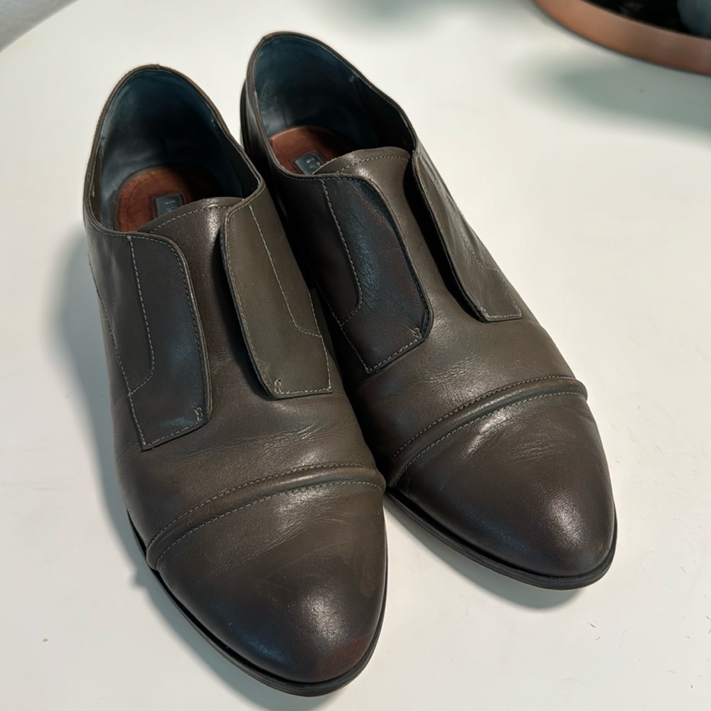 Halogen Hadaphne size 10 Leather Slip On Loafers, Dark Gray/Olive
